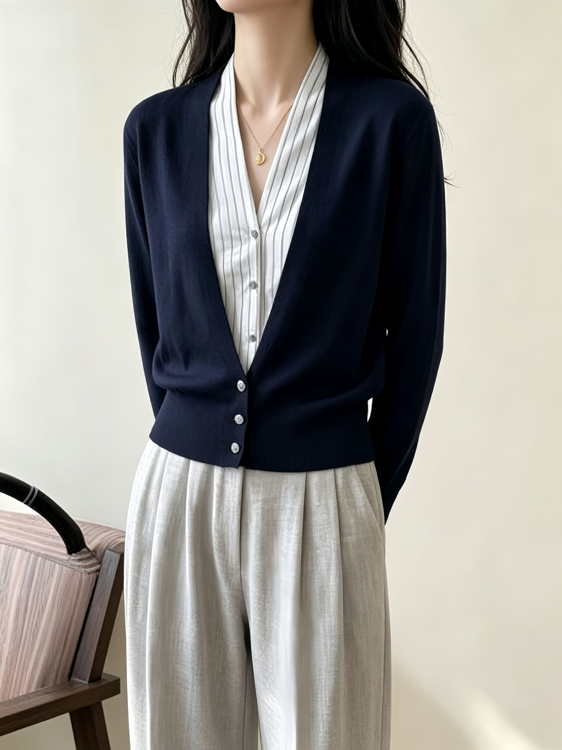 Women's Color-Block V-Neck Knit Cardigan 2026 Long Sleeve Waist-Cinched Commuter Top - Image 2