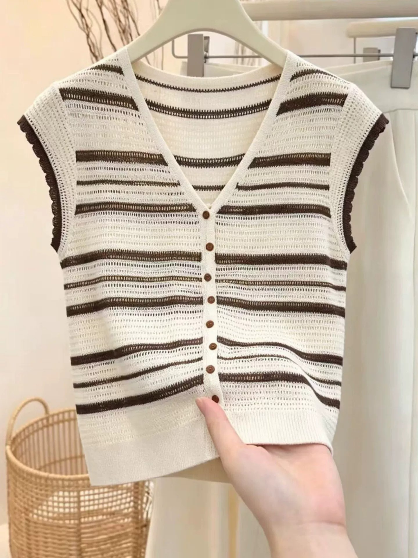 Women's Brown Striped V-Neck Flutter Sleeve Knit Top Summer Retro Loose T-Shirt
